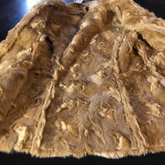 NWT Women’s Small Plush Soft Tan Coat ❤️ - Picture 5 of 8